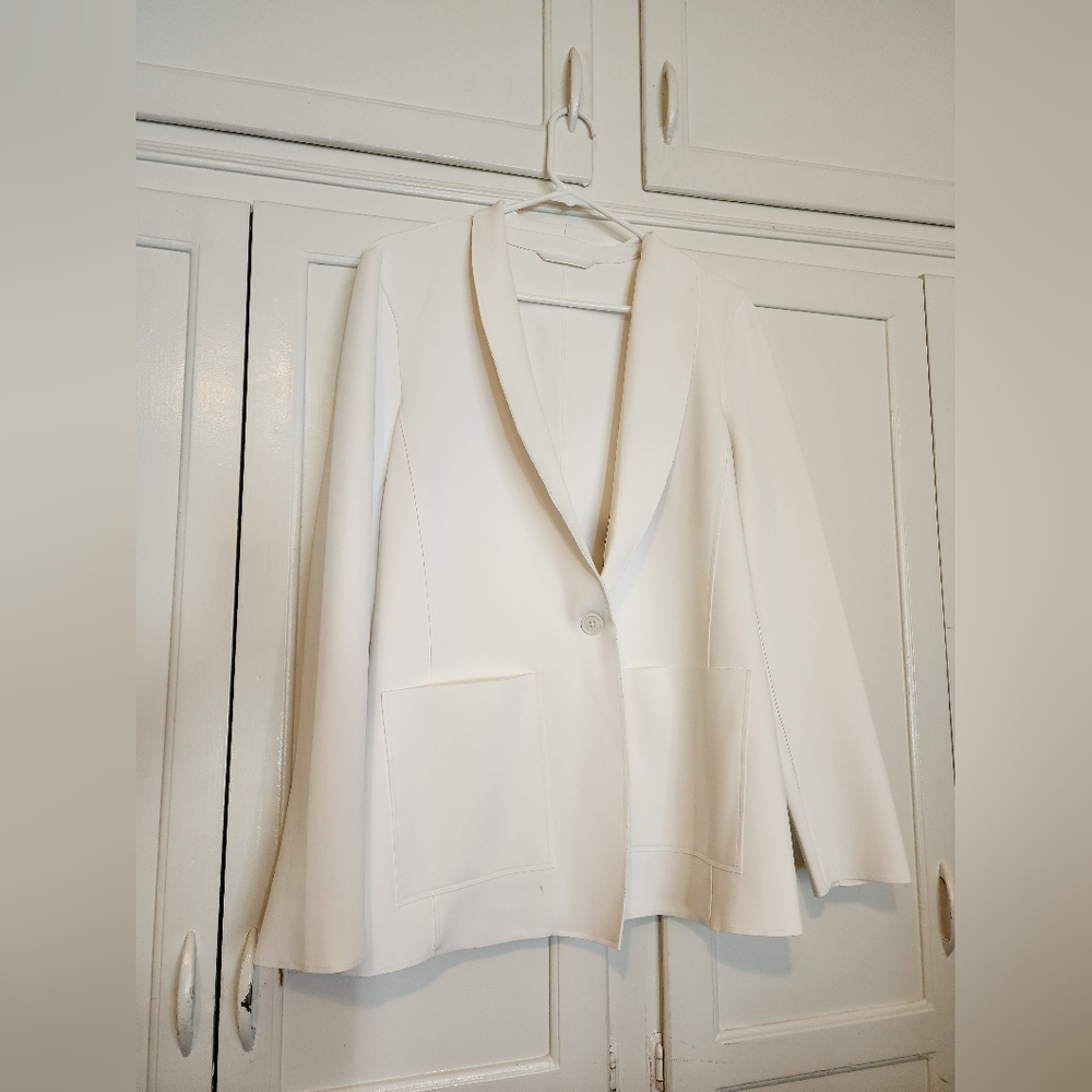Elegant White Blazer
